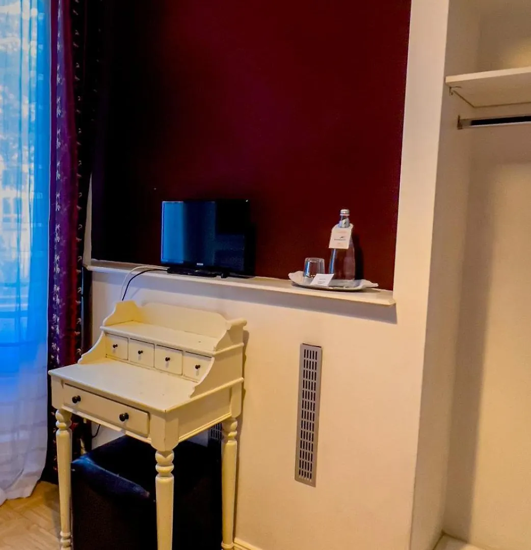 *** Hotel Hotel-Maison Am Olivaer Platz Berlín Německo